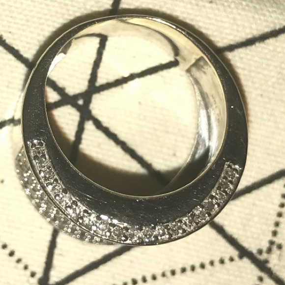 BEAUTIFUL 4.36ctw PAVE DIAMOND RING in WHITE GOLD - Picture 11 of 13